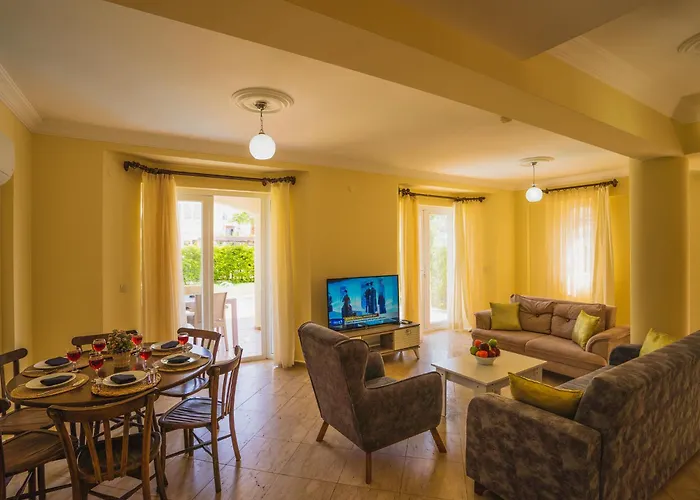 Tatil Evi De Denize Sıfır 8 Kişilik