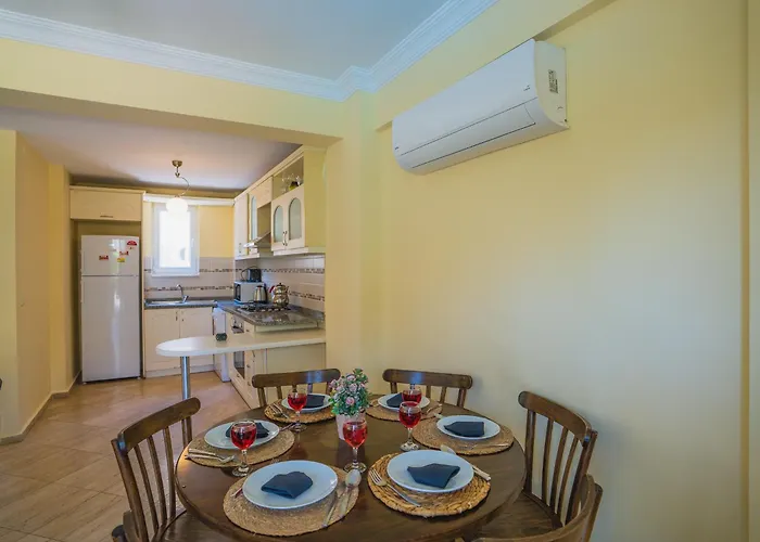 Tatil Evi De Denize Sıfır 8 Kişilik *