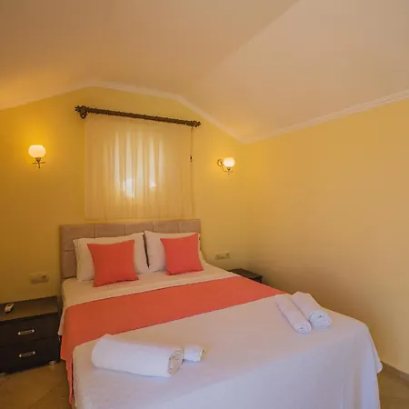 De Denize Sıfır 8 Kişilik Fethiye